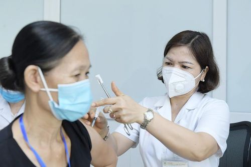 Tiêm mũi thử nghiệm cuối vắc xin phòng Covid-19 'Made in Vietnam'