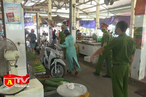 Bám sát địa bàn để việc giãn cách xã hội được thực hiện nghiêm túc