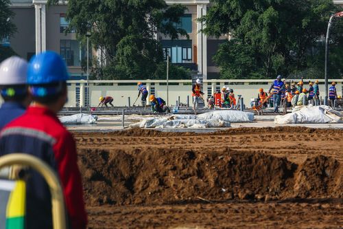 Bộ Xây dựng kiểm tra tiến độ xây dựng bệnh viện dã chiến ở Hà Nội