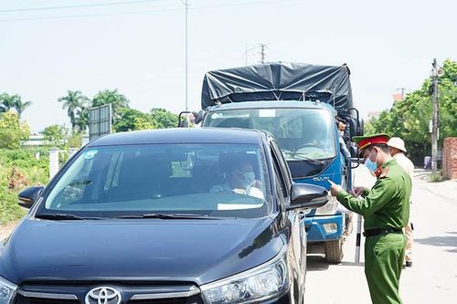 Tăng cường giám sát hiệu lực giấy xét nghiệm Covid-19 của lái xe