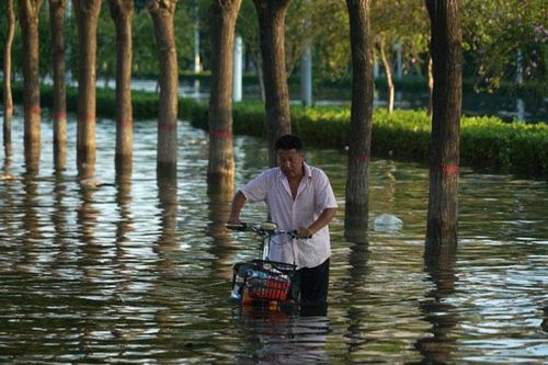 Mưa lũ kỷ lục ở Trung Quốc: Hơn 300 người chết, 50 người mất tích