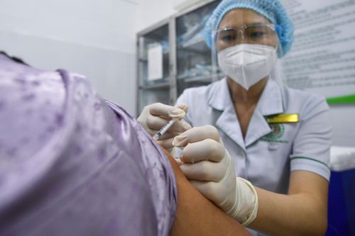 Khánh Hòa sẽ tiêm vaccine cho toàn dân từ 18 tuổi trở lên