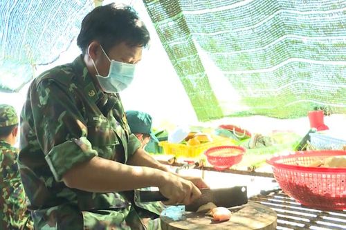 'Anh nuôi Sậm' chống dịch