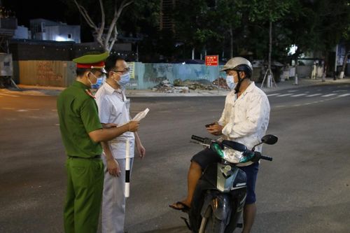 Đà Nẵng: Cấp giấy đi đường sai quy định, chủ hợp tác xã bị phạt 15 triệu đồng