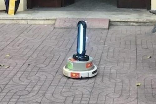 Mở rộng sử dụng robot mang đèn diệt khuẩn UVC để diệt virus gây bệnh Covid-19