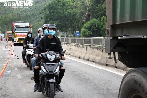 Quảng Ngãi: 19 người chạy xe từ TP.HCM, Bình Dương về quê dương tính với Covid-19