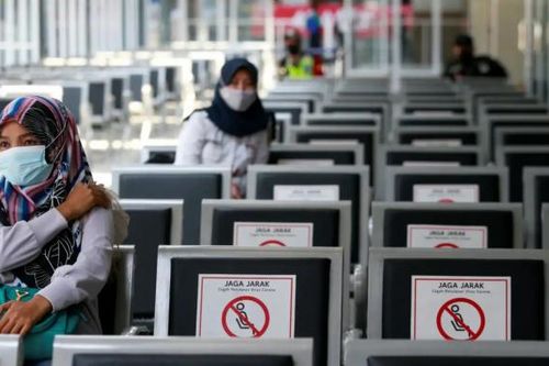 Indonesia kéo dài hạn chế COVID một lần nữa vì người tử vong vẫn ở mức cao