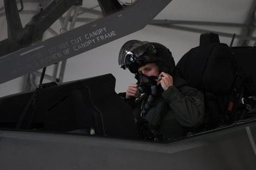 Hạ viện Mỹ yêu cầu điều tra thêm về việc phi công tiêm kích F-35 'ngạt thở khi bay'