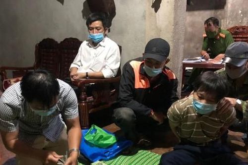 Bắt đối tượng vòi doanh nghiệp đưa 1,5 tỷ đồng để gỡ clip khiếu kiện trên Youtube