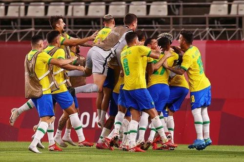 Đương kim vô địch Brazil vào chung kết Olympic sau loạt luân lưu