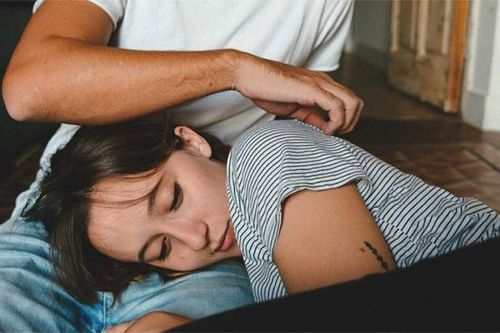 Tại sao đàn ông không muốn công khai mối quan hệ khi yêu?