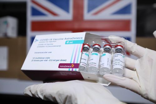 Việt Nam tiếp nhận 415.000 liều vaccine do Chính phủ Anh trao tặng