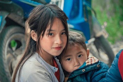 Bé gái Hà Giang 'gây sốt' cộng đồng mạng vì quá đỗi xinh đẹp