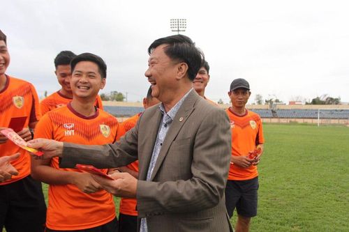 Chủ tịch CLB Quảng Nam: Không tin VPF, hãy họp công khai