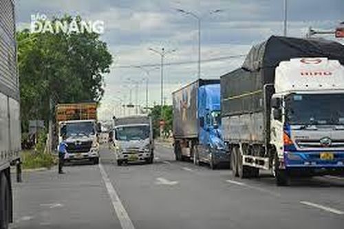 Tăng cường kiểm soát Covid-19 đối với các lái xe, người đi trên xe vận chuyển hàng hóa