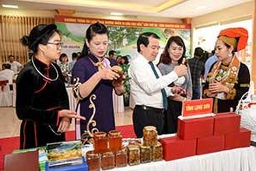 Phát triển sản phẩm lưu niệm gắn với quảng bá du lịch Xứ LạngTin khácTruyền nhiệt huyết giữ gìn di sản then cho thế hệ trẻPhát huy vai trò công tác tuyên giáo, tạo đồng thuận xã hội