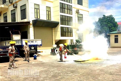 Đẩy mạnh công tác phòng cháy, chữa cháy, vận hành lưới điện an toàn