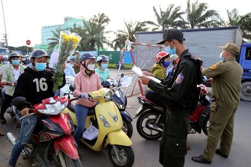Tiếp nhận người từ vùng dịch về quê: Các địa phương phải cùng ngồi lại với nhau