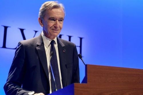 Tỷ phú Bernard Arnault lại soán ngôi giàu nhất thế giới của Jeff Bezos