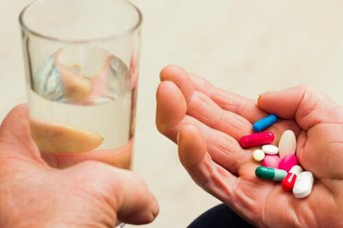 Tác dụng phụ khi dùng thuốc cho người cao tuổi