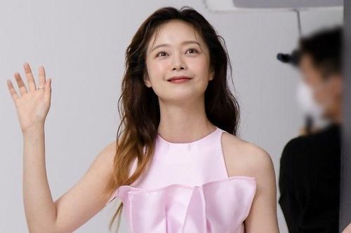 Ngoại hình nữ diễn viên bị tẩy chay ở Running Man