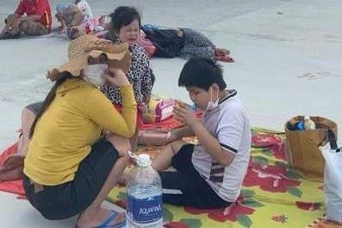 Đưa 23 người mắc kẹt ở trạm trung chuyển hầm Hải Vân đi cách ly