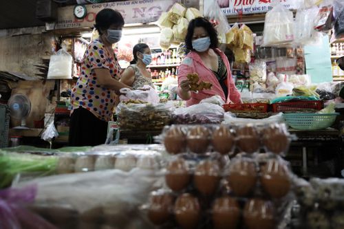 Thêm 14 chợ ở TP.HCM hoạt động trở lại