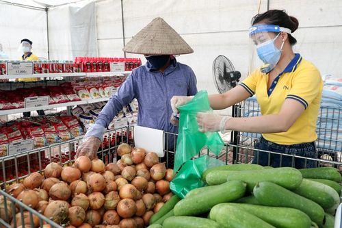 Đa dạng nguồn cung, Hà Nội không lo thiếu hàng hóa