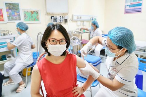 Cơ địa dị ứng nặng, làm sao tiêm vaccine phòng Covid-19?