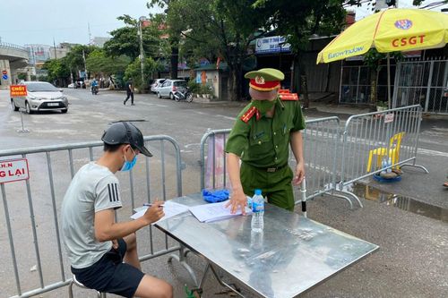 Hà Nội: Xử phạt hơn 1,3 tỷ đồng đối với các vi phạm trong ngày thứ 12 giãn cách xã hội