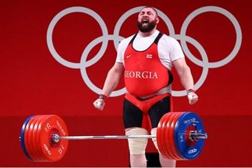 Lực sĩ cử tạ phá 6 kỷ lục thế giới và Olympic