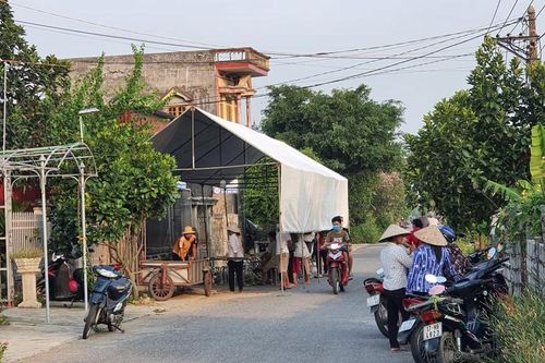 Thái Bình: Chồng dùng dao bầu gắn tuýp sắt đâm vợ tử vong