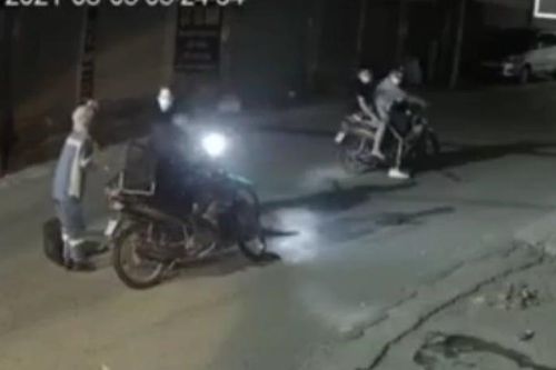 Đặc điểm nhận dạng nhóm đối tượng táo tợn cướp xe máy của nữ lao công