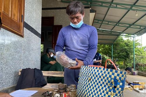 Bắt đối tượng tàng trữ trái phép vật liệu nổ để khai thác hải sản