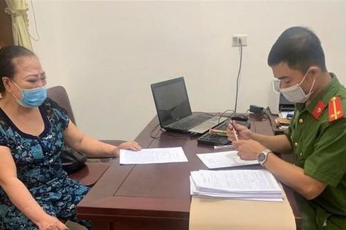 'Bà trùm' cho vay tiền ngắn hạn với lãi suất 'cắt cổ'
