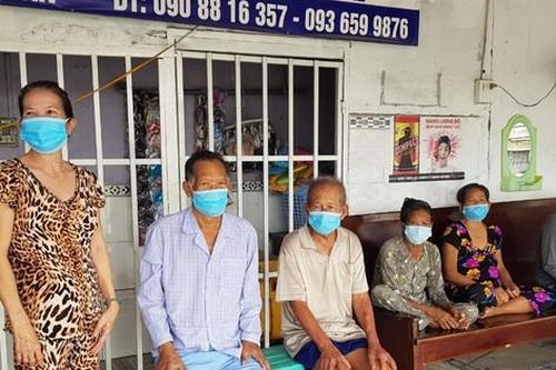 Xóm chạy thận chồng chất khó khăn mùa dịch COVID-19