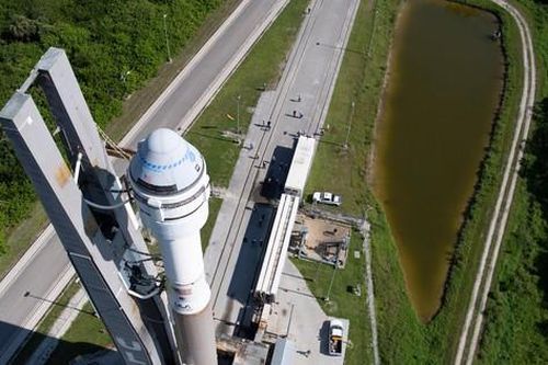 Boeing lại gặp khó trong cuộc đua đưa người vào vũ trụ với công ty của tỷ phú Elon Musk