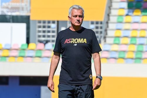 Mourinho đối diện cuộc tháo chạy hàng loạt ở Roma