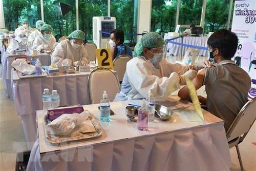 Thái Lan mua thêm 27 triệu viên thuốc Favipiravir để điều trị COVID-19