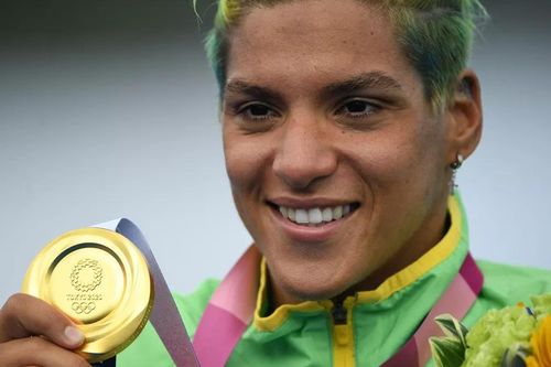 Nữ kình ngư Brazil xuất sắc giành HCV nội dung bơi marathon 10 km