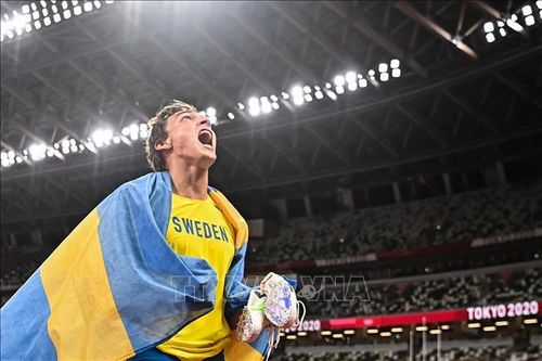 VĐV nhảy sào Thụy Điển giành HCV ngay trong lần đầu tham dự Olympic