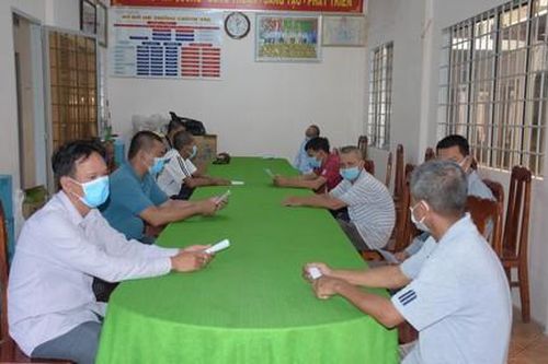 9 đối tượng tụ tập đá gà trong mùa dịch bị phạt 140 triệu đồng