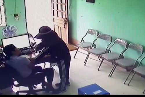 Nữ nghi phạm 34 tuổi dùng dao cướp quỹ tín dụng