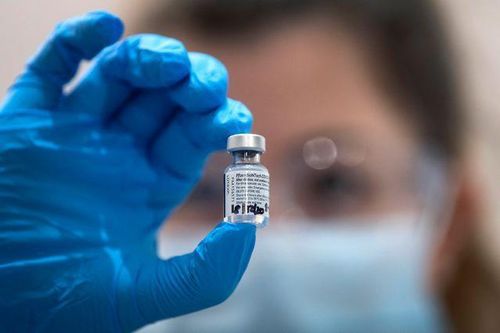 Đối phó Delta, các nước đẩy mạnh kế hoạch tiêm vaccine COVID-19 bổ sung