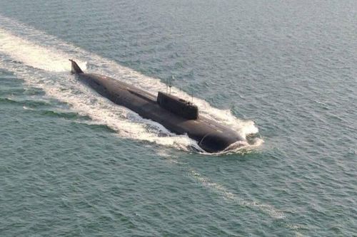 Siêu tàu ngầm hạt nhân Nga hỏng động cơ, trôi dạt trên biển
