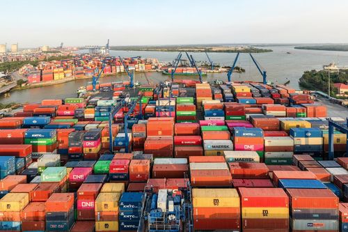 Cảng Cát Lái tăng tốc giải phóng container