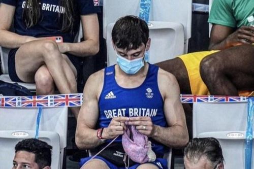VĐV Olympic nổi tiếng với tài đan len bất ngờ bị chỉ trích