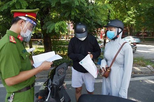 Kiểm soát người dân ra đường không lý do chính đáng: Xử lý nghiêm để nâng cao ý thức