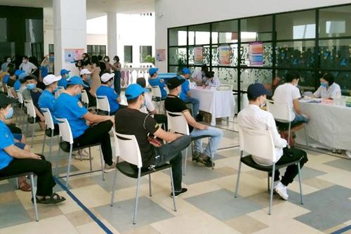 Quảng Ninh đẩy nhanh tiến độ tiêm vaccine cho người dân