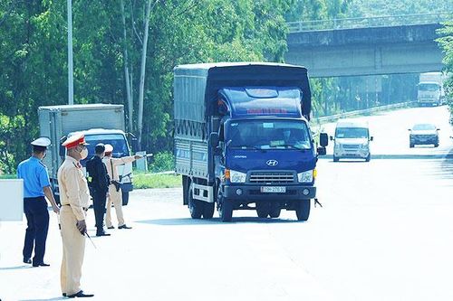Siết chặt các biện pháp giãn cách